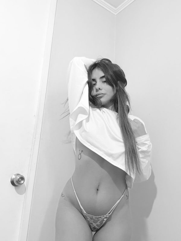 Foto de July modelo nightclub chilena disponible en Providencia - Chikas.cl
